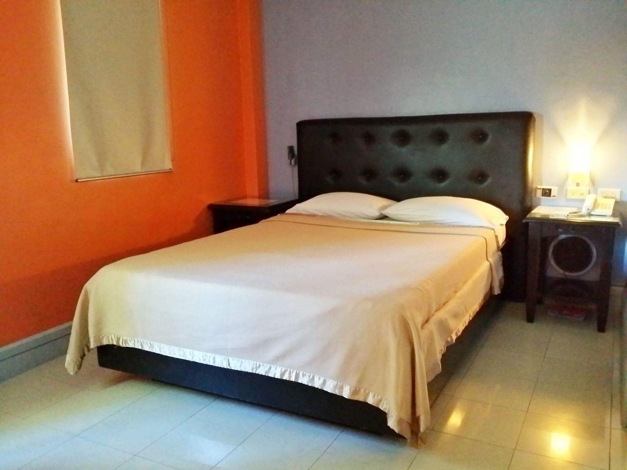 Jardin De Rosal Hotel Pasig City Экстерьер фото