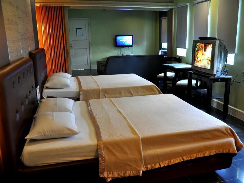 Jardin De Rosal Hotel Pasig City Экстерьер фото