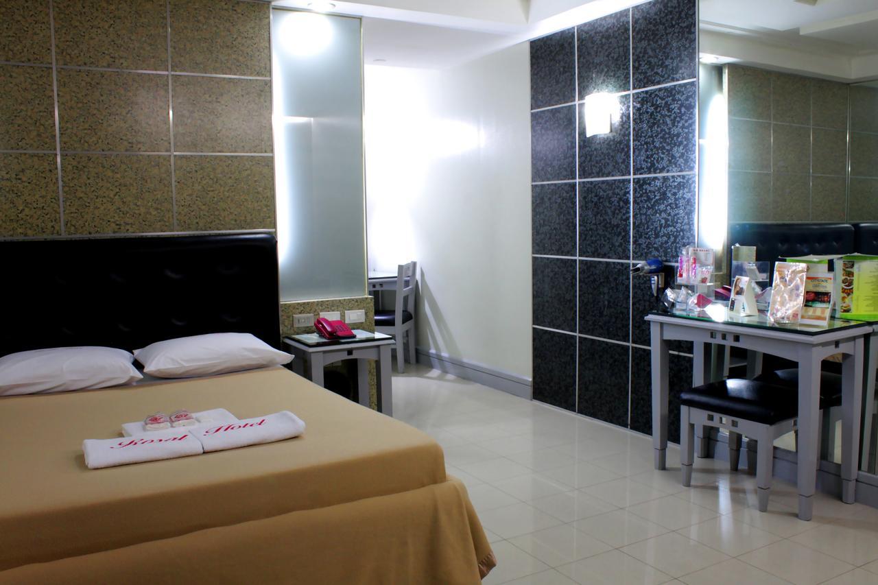 Jardin De Rosal Hotel Pasig City Экстерьер фото