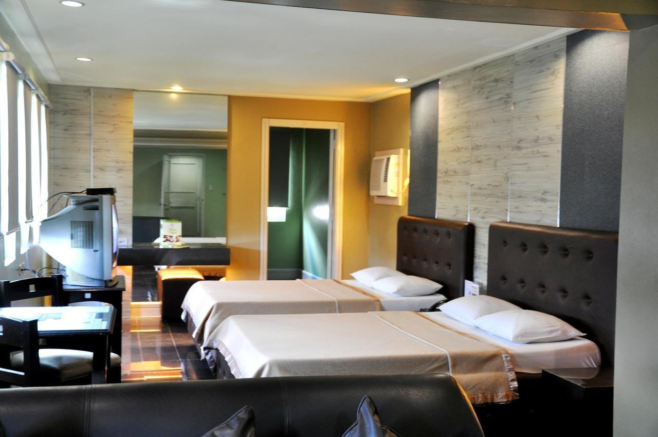 Jardin De Rosal Hotel Pasig City Экстерьер фото