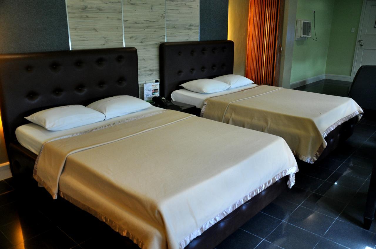 Jardin De Rosal Hotel Pasig City Экстерьер фото