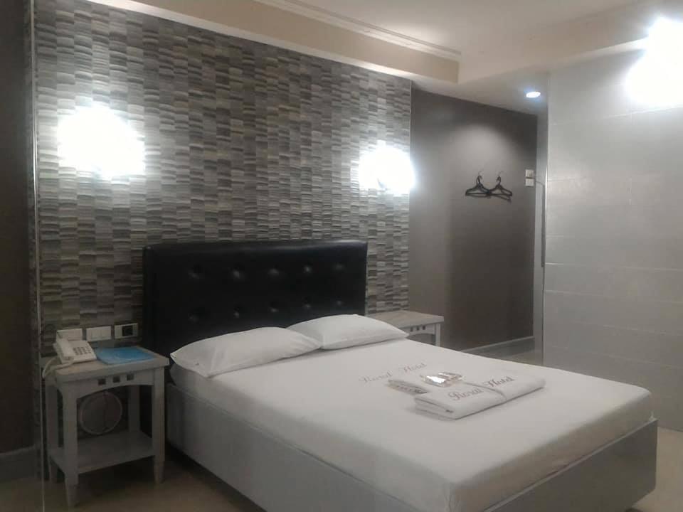 Jardin De Rosal Hotel Pasig City Экстерьер фото